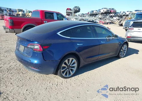 2019 Tesla Model 3 Long Range/Mid Range/Standard Range/Standard Range Plus z USA, uszkodzony, nr VIN 5YJ3E1EA7KF301200